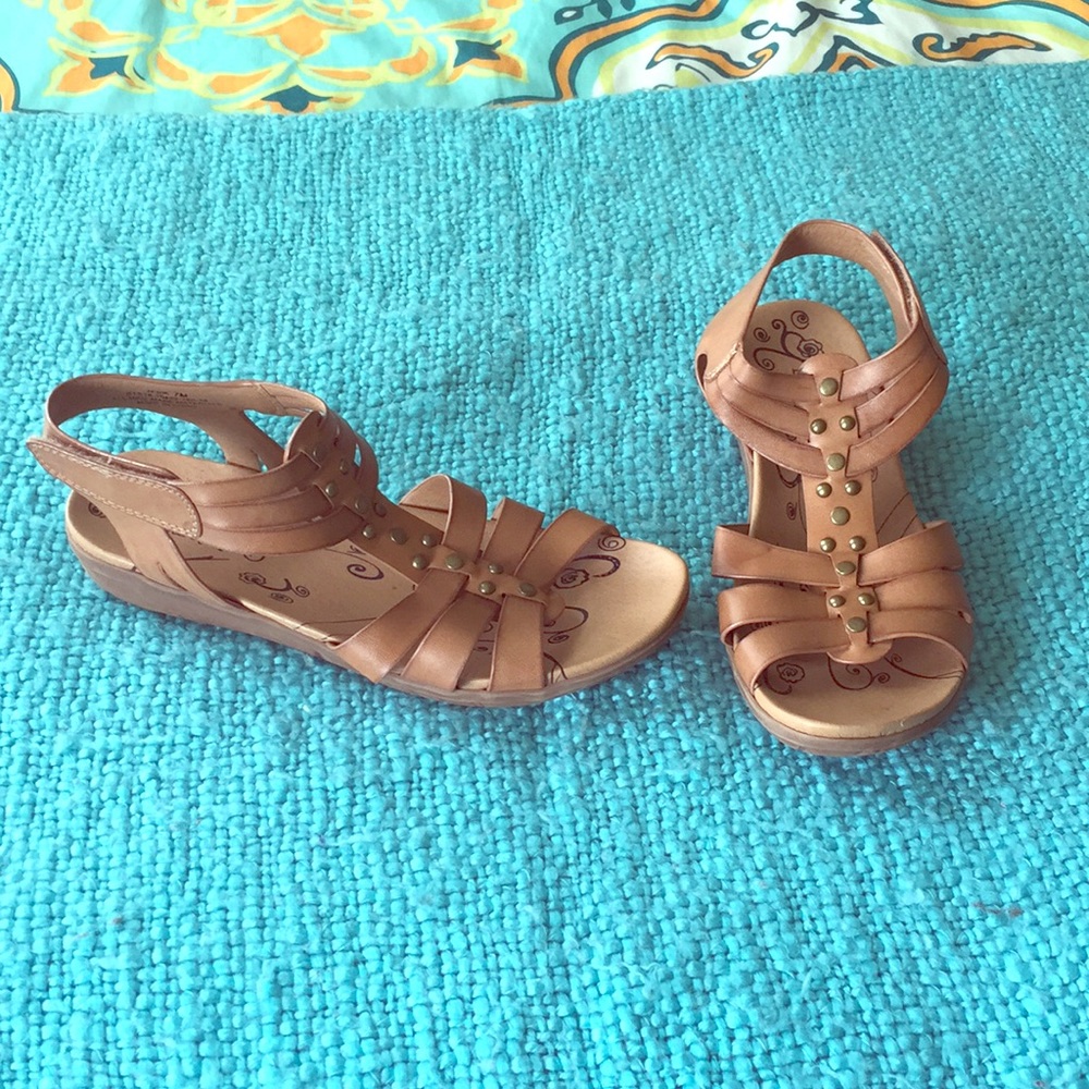 Baretraps leather sandals. Size 7